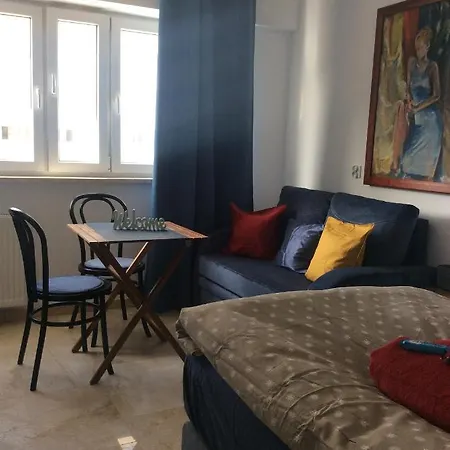 Mika Wislicka 3 Studio - Adults Only Varsovie